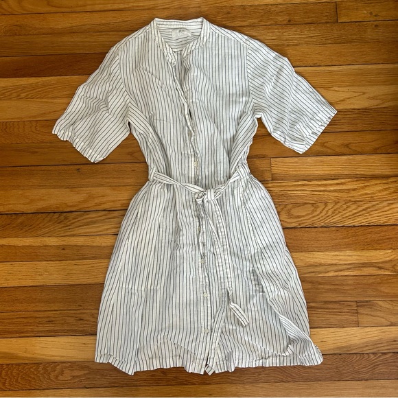 Uniqlo pin stripped XS dress with waist tie and pockets :) - Picture 1 of 2